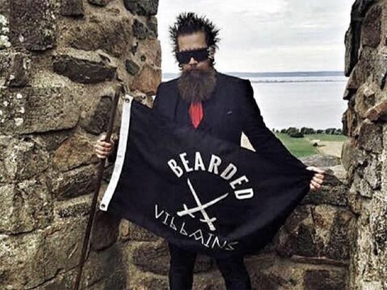 Μπέρδεψαν τα μέλη ενός συλλόγου γενειοφόρων με... τζιχαντιστές! (Photos) - Media