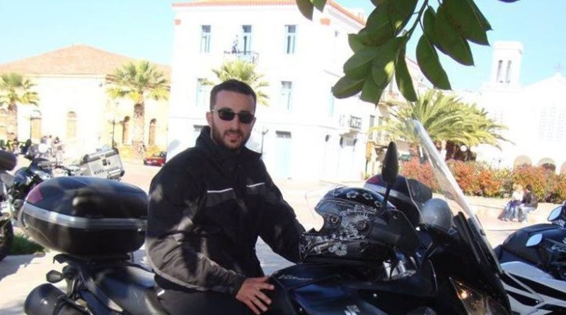 Ποιος ήταν ο 28χρονος φρουρός του Αλέξη Τσίπρα που σκοτώθηκε με τη μηχανή του σε τροχαίο;  (Photos)  - Media
