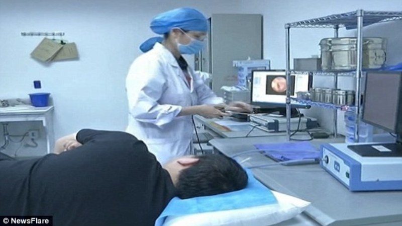 Αυτό που βρήκαν μέσα στο αυτί του, δεν το πίστευαν ούτε οι ίδιοι οι γιατροί (Video) - Media