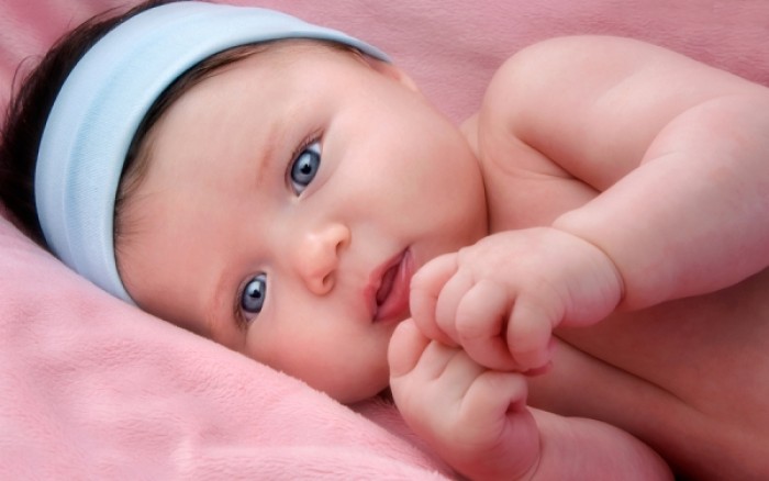 Ποιες είναι οι πιθανότητες να γεννηθεί το παιδί σας με γαλανά μάτια (Video) - Media