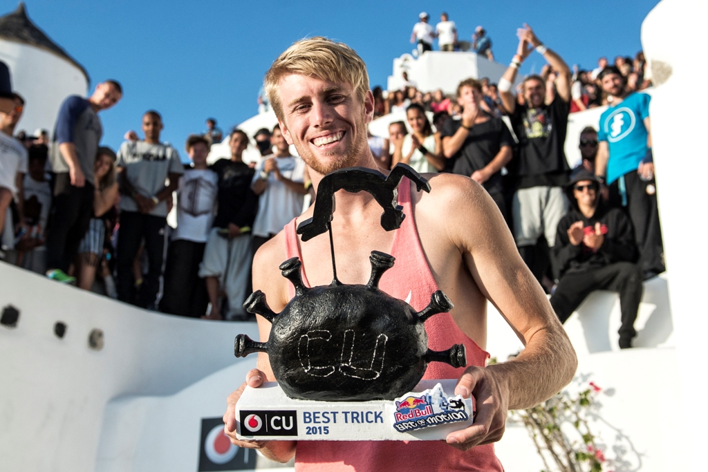 Το CU για τρίτη χρονιά στο Red Bull Art of Motion στη Σαντορίνη! - Media
