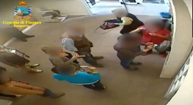 Ιταλοί δημοτικοί υπάλληλοι συνελήφθησαν γιατί απείχαν μόνιμα από τη δουλειά τους! - Media