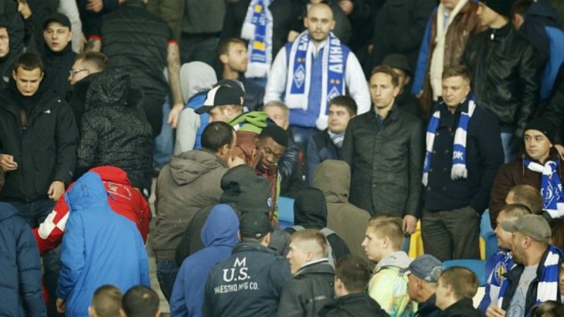 Απίστευτο: Σκέφτονται κερκίδα για… μαύρους στη Ντιναμό Κιέβου! - Media