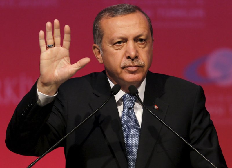 Ο Ερντογάν «κουνάει το δάχτυλο» στον Πούτιν: Δεν θα ανεχθούμε Ρώσους στρατιώτες στα σύνορά μας - Media