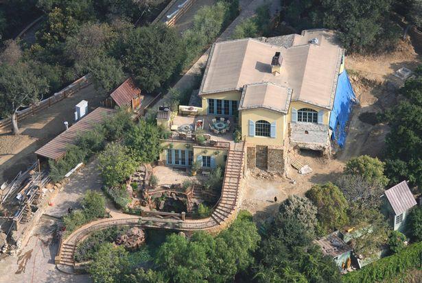 eva-longoria-splashed-out-114-million-for-tom-cruises-hollywood-compound_1