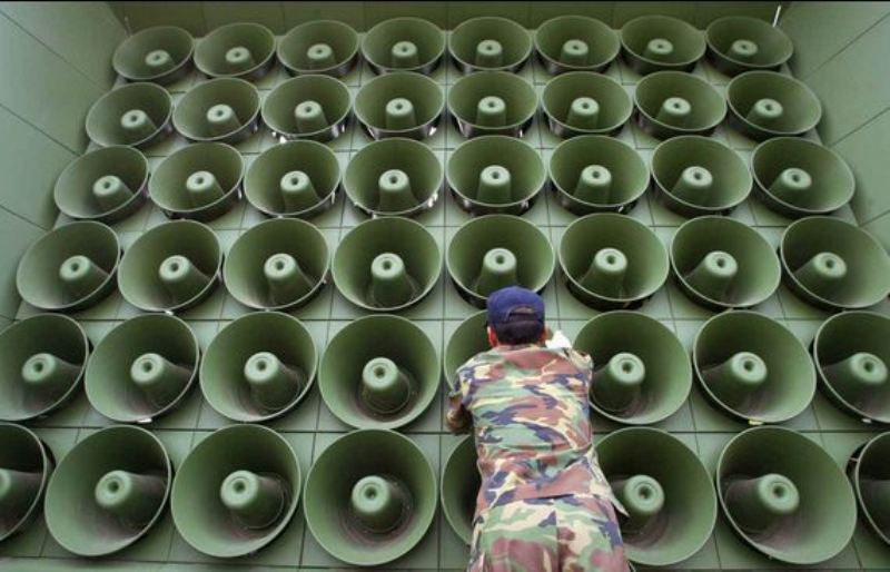 «Σφάζοντας» μετά μουσικής: 5 δημοφιλή τραγούδια που χρησιμοποιήθηκαν σε πολεμικές επιχειρήσεις ή βασανιστήρια (Videos) - Media