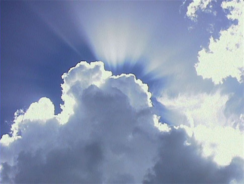 Νεφώσεις, σποραδικές βροχές και μικρή πτώση της θερμοκρασίας - Media