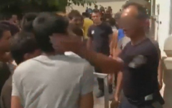 Αθώος κρίθηκε ο αστυνομικός που χαστούκισε μετανάστη στην Κω (Video) - Media