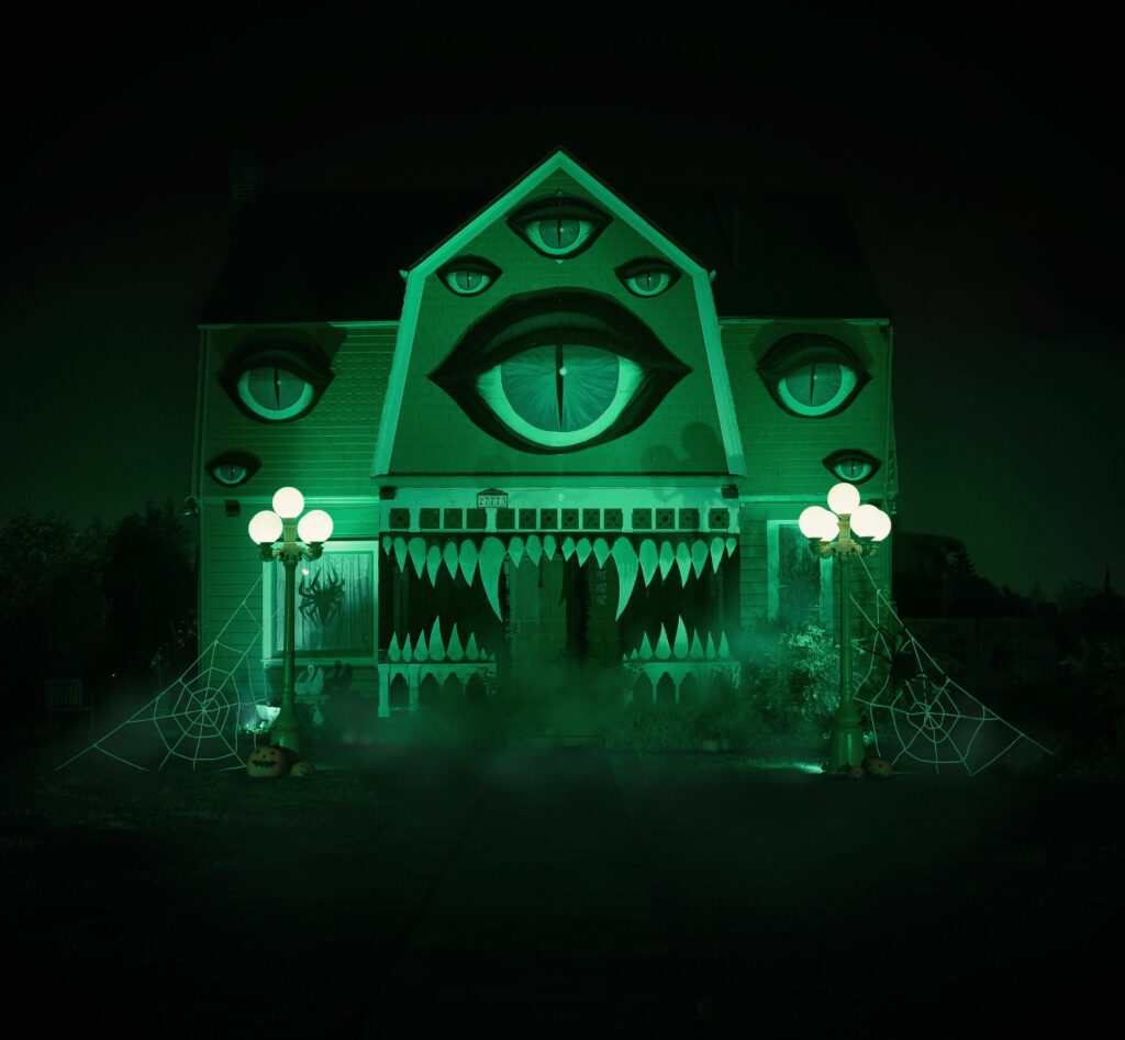 Το σπίτι του τρόμου: Δείτε πώς διακόσμησε το σπίτι της για το Halloween (Photos) - Media