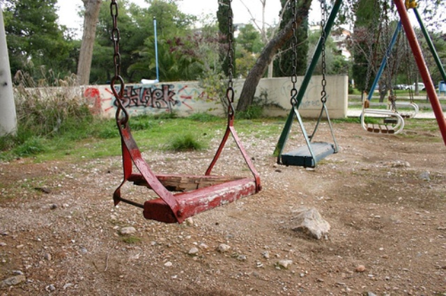 Χειροπέδες σε 34χρονο που ασελγούσε σε ανήλικα αγόρια - Media