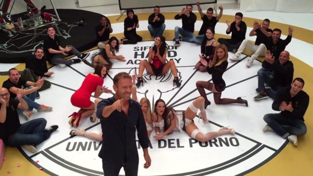 Τώρα και πανεπιστημιακή σχολή για πορνοστάρ! (Photos+Video)	 - Media