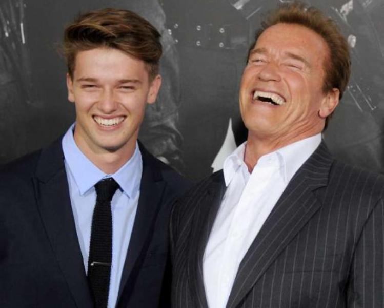 Ο γιος Σβαρτσενέγκερ, σε αντίθεση με τον μπαμπά, δεν είναι μπρατσαράς (Photos) - Media