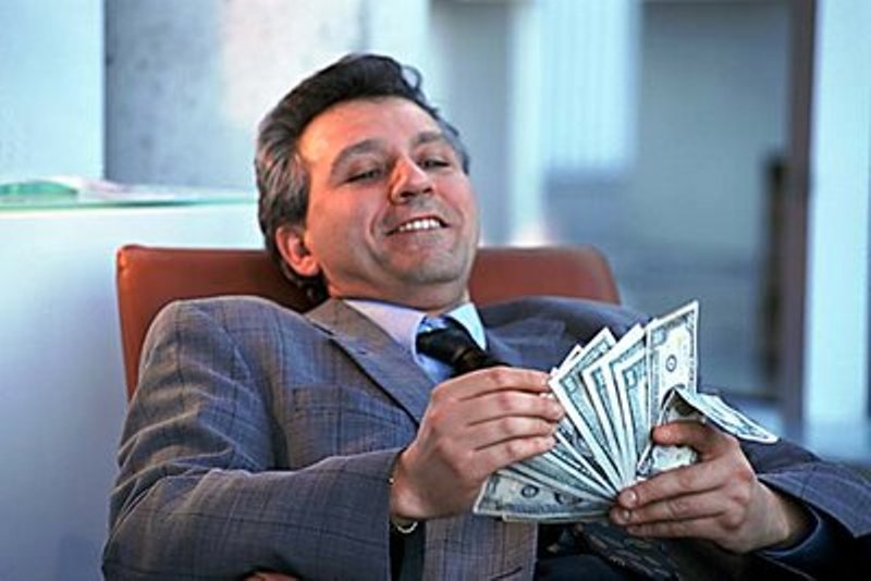 Αυτό και εάν είναι ανισότητα: 100 μεγαλοστελέχη επιχειρήσεων στις ΗΠΑ παίρνουν συντάξεις ίσες με 50.000.000 νοικοκυριά  - Media