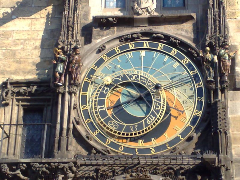 Το αστρονομικό ρολόι της Πράγας σταματά για πρώτη φορά ύστερα από 600 χρόνια  - Media