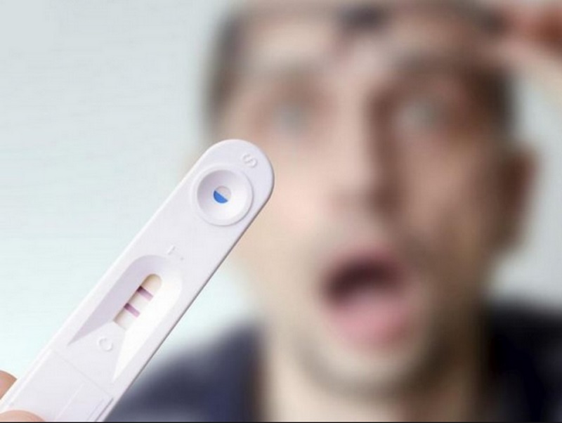 Η αντίδραση ενός άνδρα που επί 17 χρόνια προσπαθούσε να γίνει μπαμπάς, όταν η γυναίκα του ανακοινώνει ότι είναι έγκυος (Video) - Media