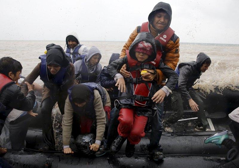 Μ. Σχοινάς: Η Ελλάδα δεν μπορεί να γυρίσει την πλάτη στους πρόσφυγες - Media
