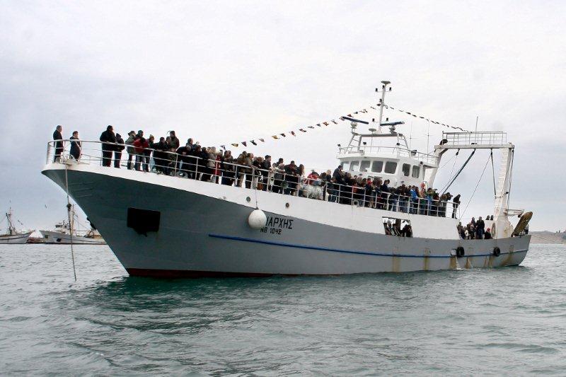 Ψαράδες έσωσαν 41 ανθρώπους ανοιχτά της Λέσβου - Media