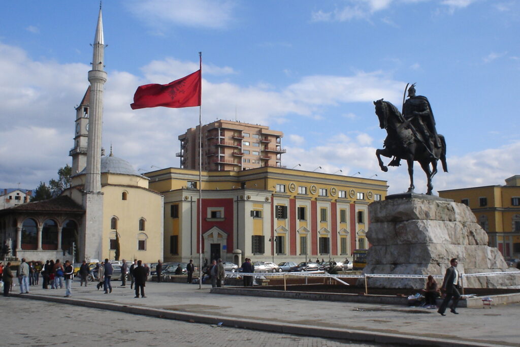 Η Ελλάδα ο μεγαλύτερος επενδυτής στην Αλβανία - Media