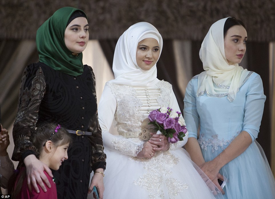 Στην Τσετσενία ο γάμος είναι μαρτύριο για τις γυναίκες – Οι απαγορεύσεις που μετατρέπουν τις νύφες σε… αντικείμενα (Video) - Media