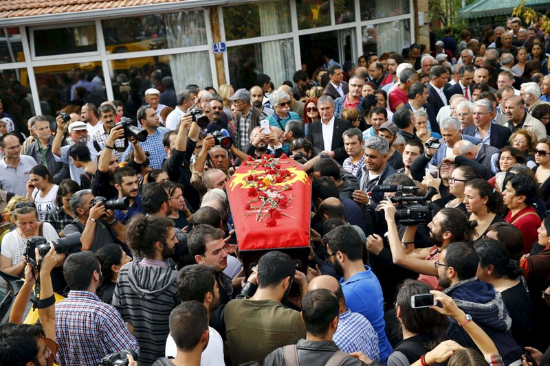 Τουρκία: Το Ισλαμικό κράτος «δείχνει» η κυβέρνηση για το μακελειό – "Κλέφτη, δολοφόνε, Ερντογάν" η κραυγή του πλήθους στην Κωνσταντινούπολη - Media