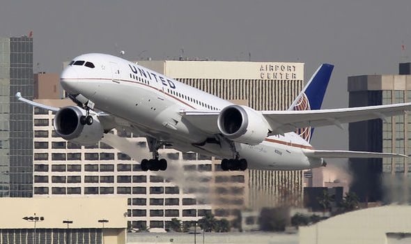 Τρόμος στον αέρα: Αεροπλάνο της United Airlines επιστρέφει στο Μάντσεστερ (Photos) - Media