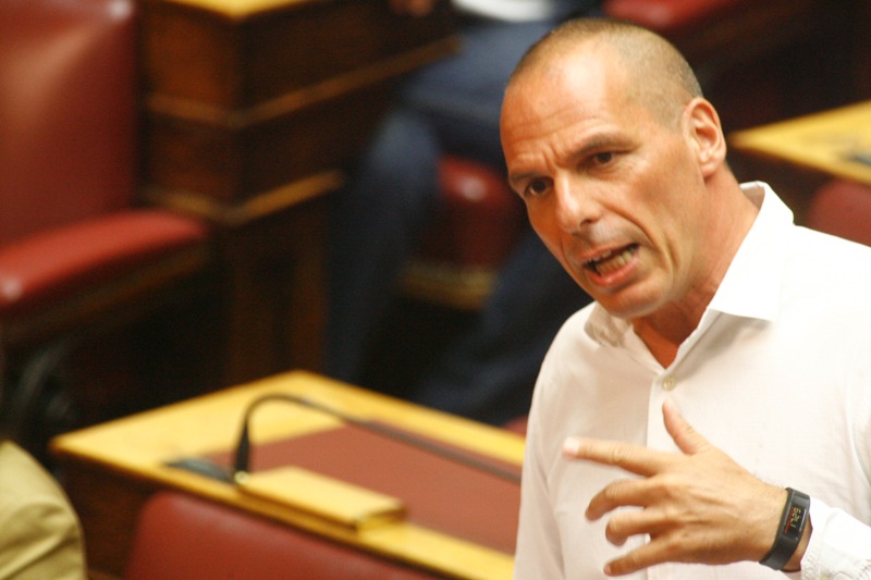 Ο Βαρουφάκης νοιώθει σαν να τον κατασπαράζει ψόφιο πρόβατο - Media