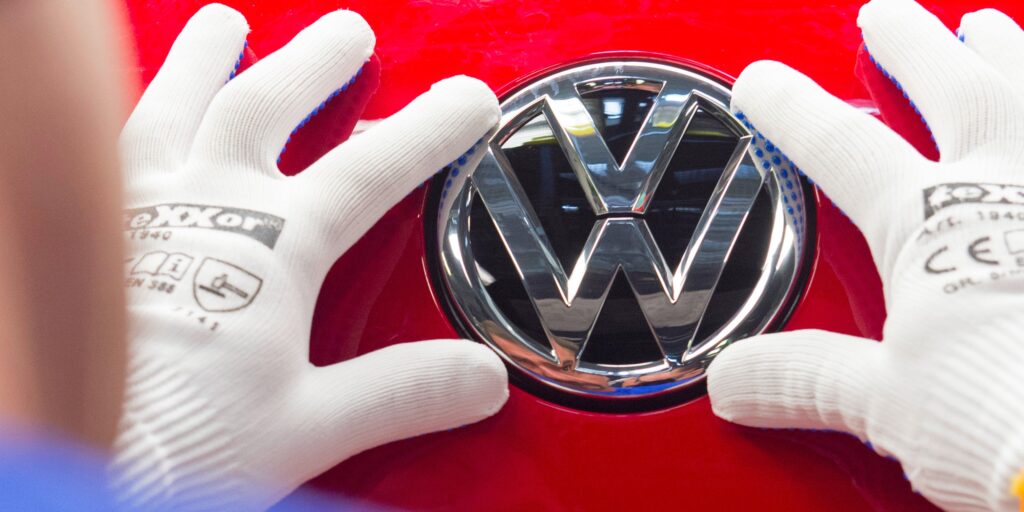8,2 δισεκ. ευρώ ζητούν οι επενδυτές από τη Volkswagen - Media