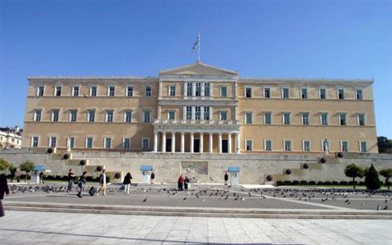«Αστακός» η Βουλή ενόψει της ομιλίας Ολάντ - Media