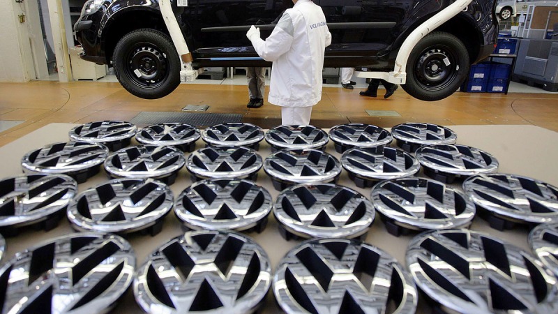 Η VW μειώνει τις αμοιβές υψηλόβαθμων στελεχών της - Media