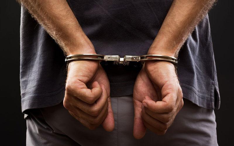Συνελήφθη 26χρονος στην Κόρινθο – Φέρεται να χτύπησε και να λήστεψε ηλικιωμένο - Media