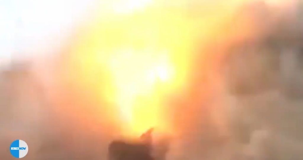 Τζιχαντιστής δίνει συνέντευξη όταν τον χτυπά όλμος (ΣΚΛΗΡΟ VIDEO) - Media