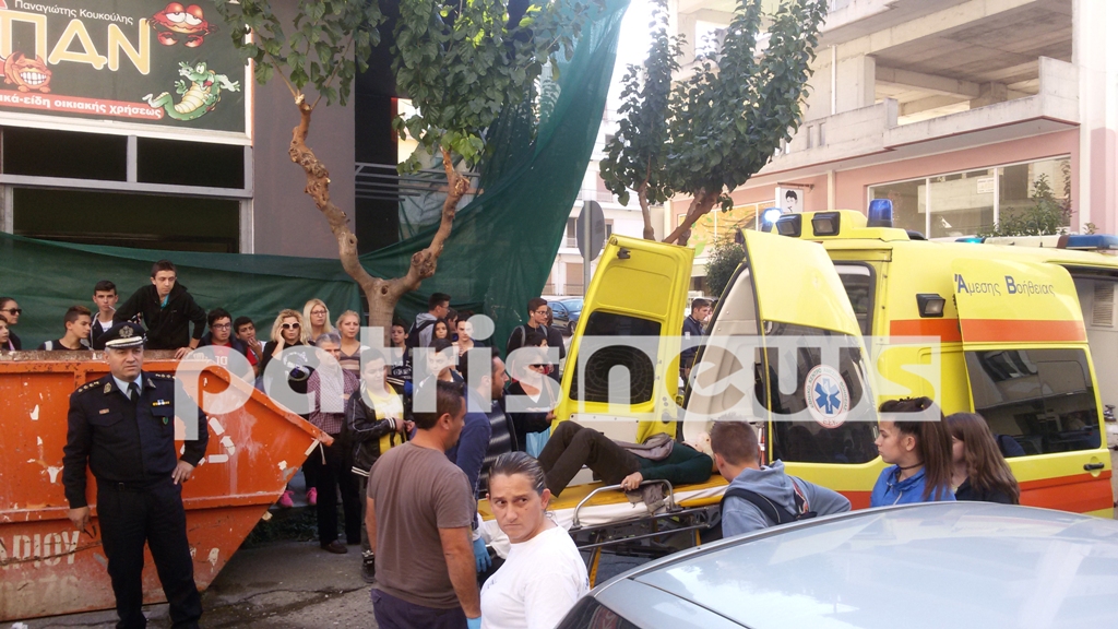 Πύργος: 28χρονη έπεσε από τον 1ο όροφο πάνω στη μητέρα της (Video) - Media