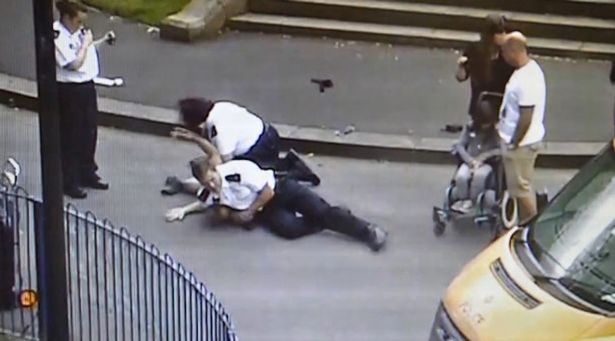 Αστυνομικοί ξυλοκόπησαν μικροπωλητή και πλήρωσαν αποζημίωση 18.000 € (Video) - Media
