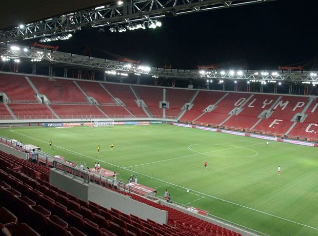 Μία αγωνιστική κεκλεισμένων των θυρών στον Ολυμπιακό για τα καπνογόνα στη Βέροια - Media