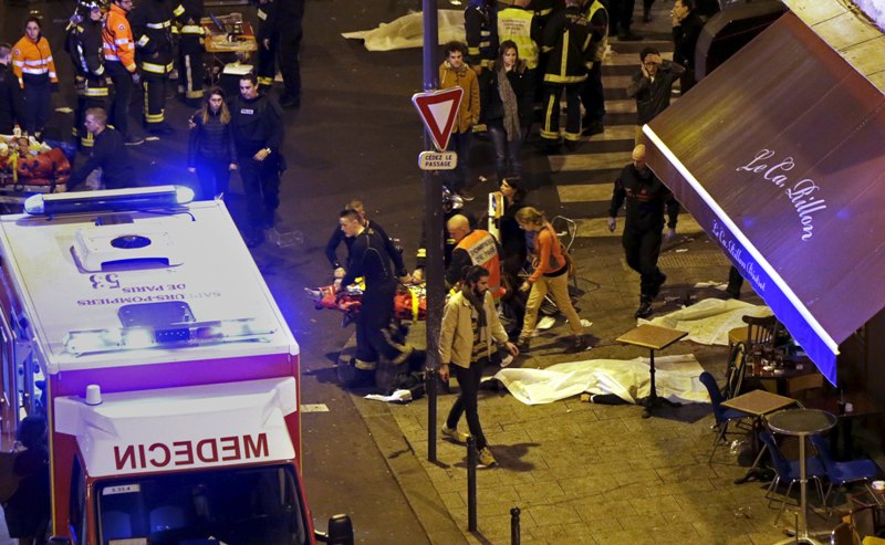 Νεκροί οκτώ από τους δράστες της τρομοκρατικής επίθεσης στο Παρίσι - Οι επτά ήταν καμικάζι αυτοκτονίας - Media