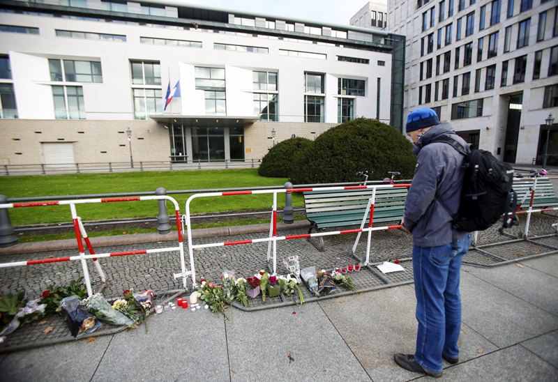 Στη δημοσιότητα βίντεο των τζιχαντιστών με το οποίο καλούν τους μουσουλμάνους να πραγματοποιήσουν επιθέσεις στη Γαλλία - Media