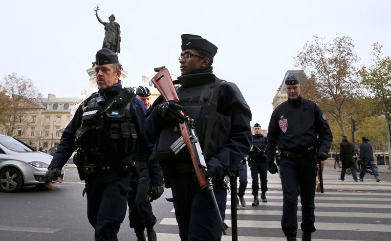 Απαγορεύτηκαν μέχρι την Πέμπτη οι διαδηλώσεις στο Παρίσι - Media