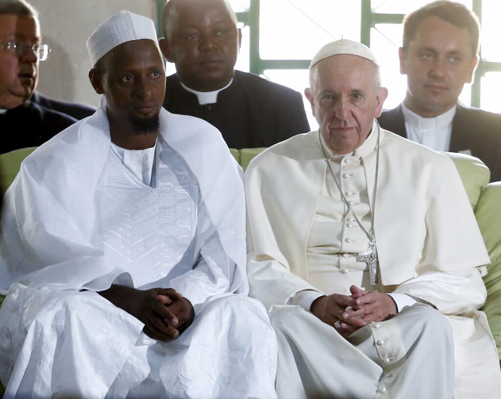 Πάπας: Οι χριστιανοί και οι μουσουλμάνοι είναι αδέλφια - Media