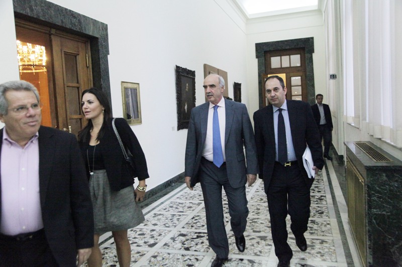 Ο Μεϊμαράκης την «έπεσε» σε συνεργάτη του Σαμαρά στη Βουλή - Media
