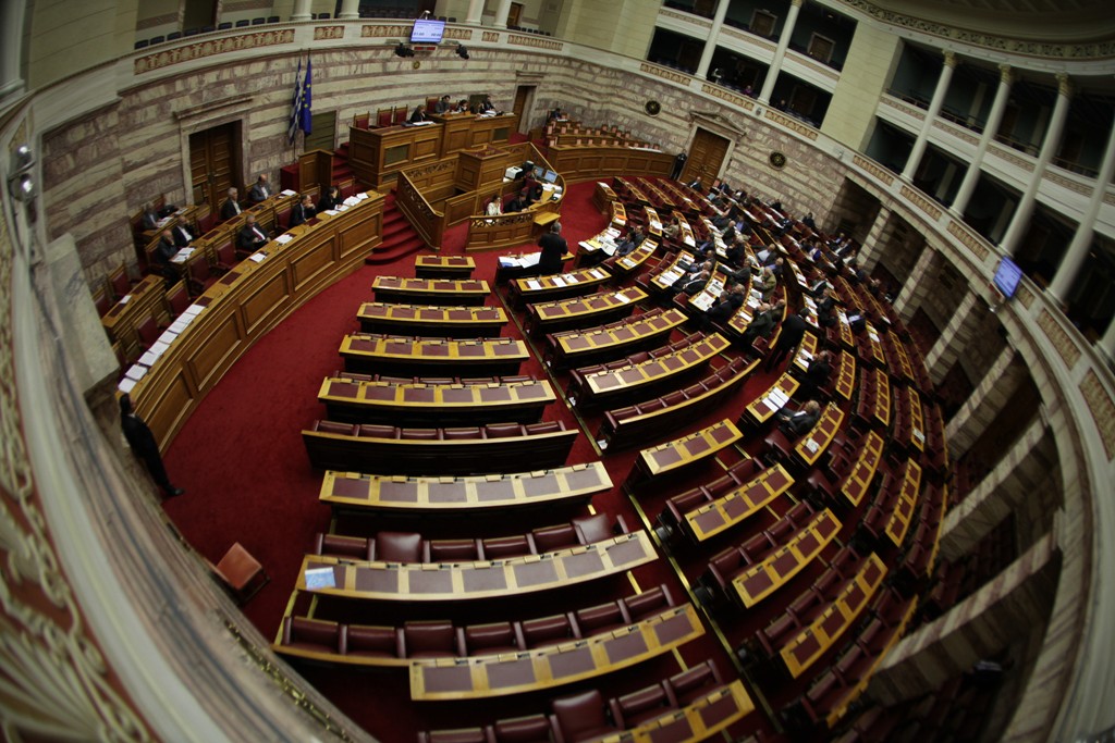 Νέος γύρος έντασης στη Βουλή για τις δηλώσεις Φίλη - Media