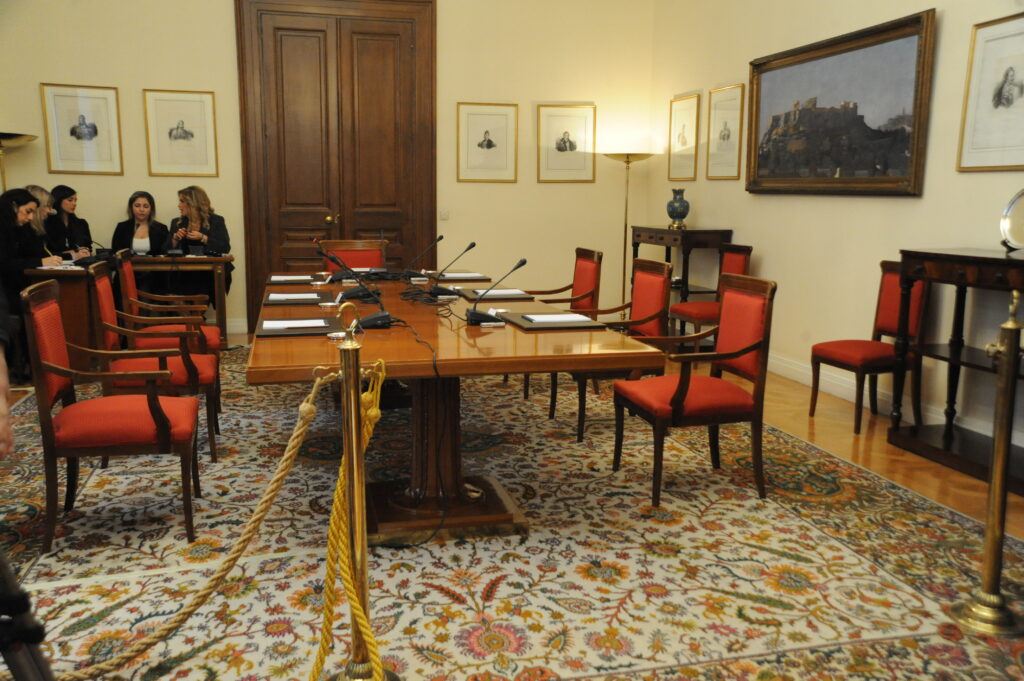 Τα παραλειπόμενα της σύσκεψης πολιτικών αρχηγών – Η «τράκα» τσιγάρου, η κυβέρνηση με τον Λεβέντη  και οι εκλογές στη ΝΔ - Media