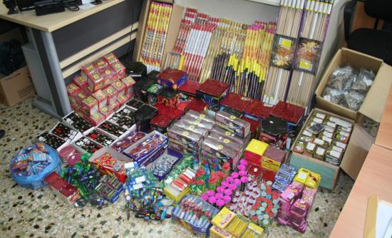 Καλαμάτα: Χειροπέδες σε 75χρονο για βεγγαλικά και χασίς - Media