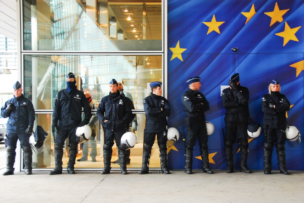 «Πιθανές» νέες επιθέσεις στην Ευρώπη λέει ο επικεφαλής της Europol - Media