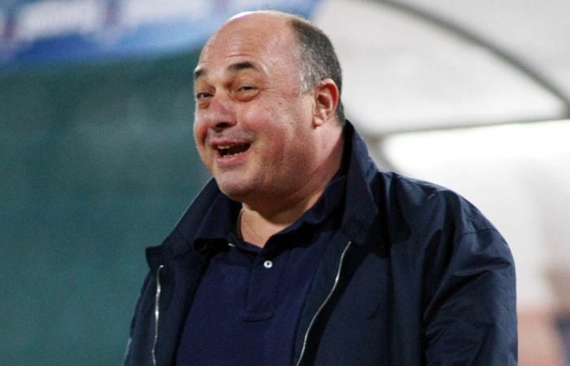 Τι λάθος έκανε ο Αχ. Μπέος; Πως μπέρδεψε τα χρώματα της σημαίας της Γαλλίας, με εκείνα της… Γιουγκοσλαβίας;  - Media