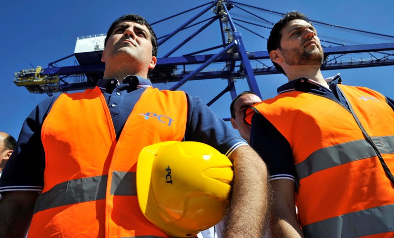 Πειραιάς: Παρέμβαση πολιτών που αντιδρούν στα σχέδια της Cosco για το λιμάνι (Photos) - Media
