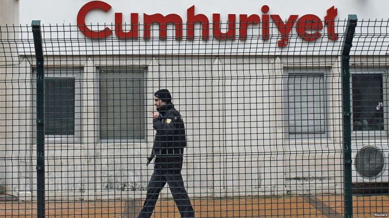 Στην φυλακή δύο Τούρκοι δημοσιογράφοι γιατί αποκάλυψαν παράδοση όπλων σε τζιχαντιστές - Media