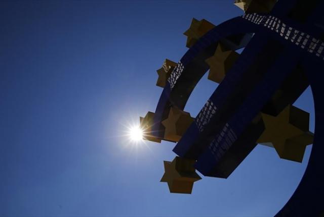 Επιβεβλημένη η σημαντική μείωση του κρατικού χρέους της Ευρωζώνης - Media