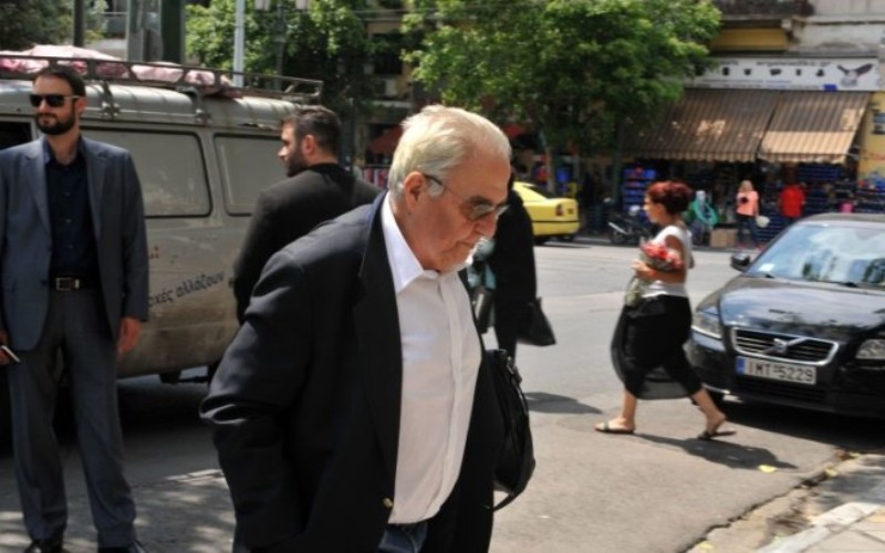 Εμπρηστική επίθεση στο σπίτι του Αλ. Φλαμπουράρη - Media