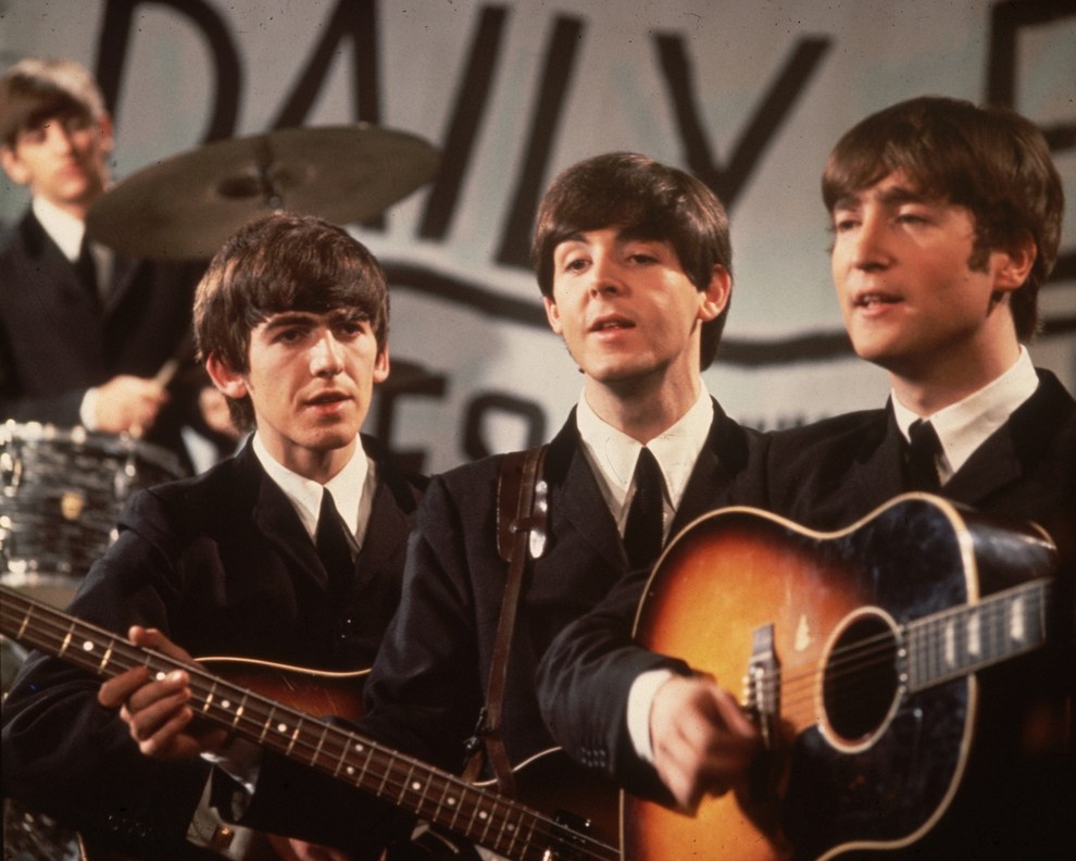 «Χρυσάφι» για την αγαπημένη κιθάρα του Τζον Λένον - Πουλήθηκε 2,41 εκατ. δολάρια! (Photos) - Media