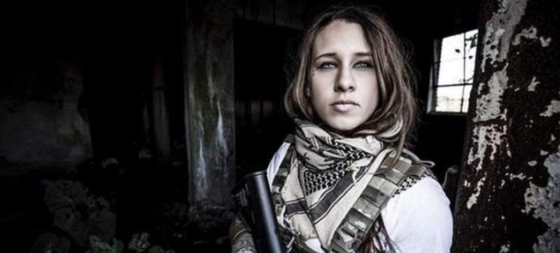 Η πιο όμορφη εκπαιδευμένη δολοφόνος των ΗΠΑ καταδιώκει λαθροκυνηγούς! (Photos) - Media